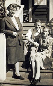 Alics Kelly with Al & Dot Bartle (1941)